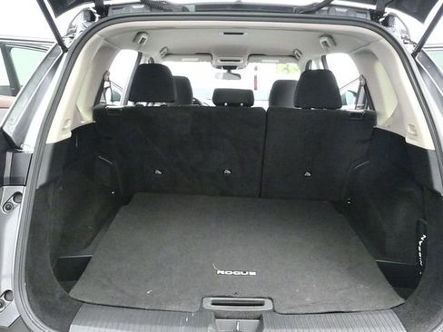 Used 2023 Nissan Rogue S image 10