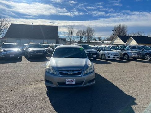 Used 2010 Subaru Legacy 2.5i image 3