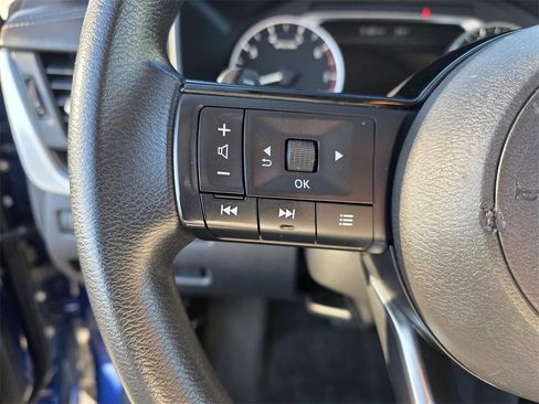 Used 2023 Nissan Rogue SV image 17