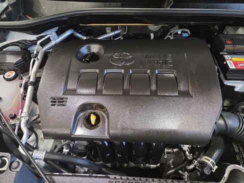 Used 2021 Toyota C-HR XLE image 21