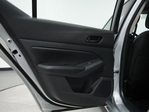 Used 2024 Nissan Altima 2.5 SV image 19