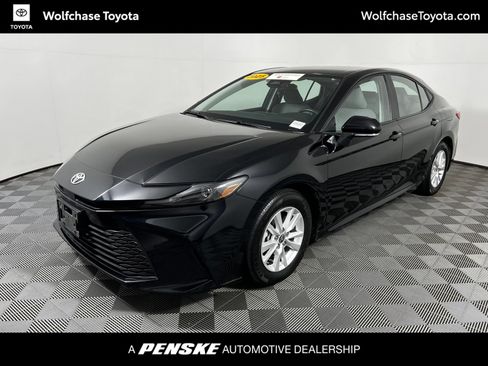 Certified 2025 Toyota Camry LE FWD image 1