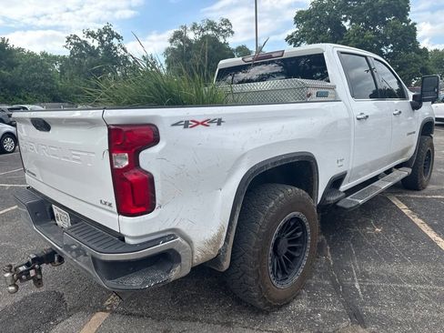 Used 2022 Chevrolet Silverado 2500 LTZ AWD/4WD image 3