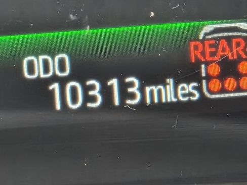 Used 2025 Toyota Sienna XLE image 25