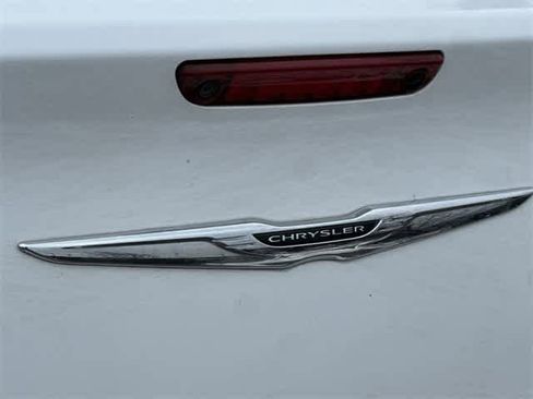 Used 2016 Chrysler 300 S image 19