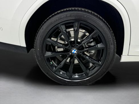 Certified 2025 BMW X4 xDrive30i w/ M Sport Package image 8