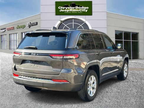 Used 2024 Jeep Grand Cherokee Limited image 4
