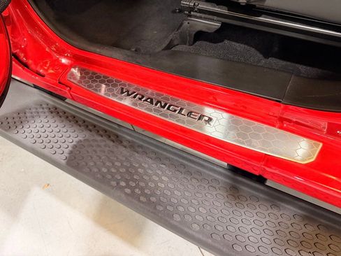 Used 2022 Jeep Wrangler Unlimited Sahara w/ Cold Weather Group image 25