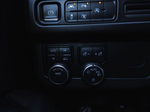 Used 2023 Chevrolet Tahoe LT w/ Luxury Package image 10