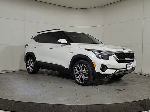 Used 2021 Kia Seltos S image 2