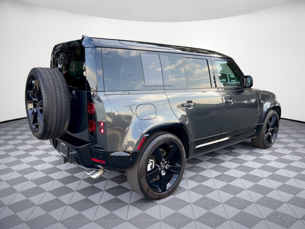 Used 2025 Land Rover Defender 110 X-Dynamic SE AWD/4WD image 9