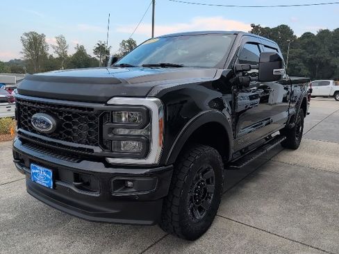 Used 2023 Ford F250 Lariat w/ Sport Appearance Package image 3