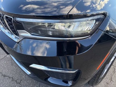 Used 2022 Jeep Grand Cherokee Limited image 30