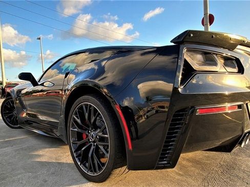 Used 2019 Chevrolet Corvette Z06 RWD image 17