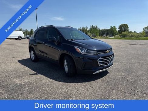 Used 2021 Chevrolet Trax LT w/ Driver Confidence Package FWD image 8