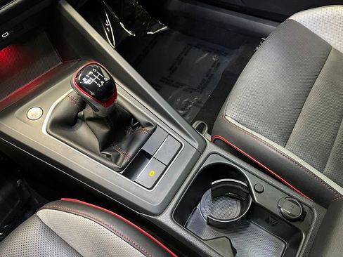 Used 2022 Volkswagen GTI SE FWD image 7