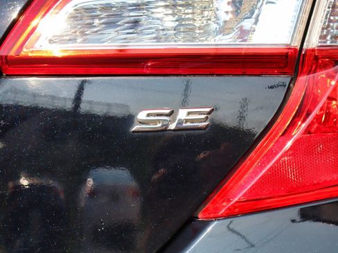 Used 2014 Toyota Camry SE w/ Moonroof Package FWD image 67