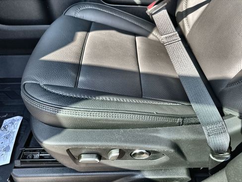 New 2026 GMC Yukon XL Denali w/ Denali Reserve Package AWD/4WD image 25