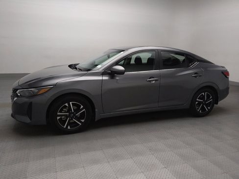 Used 2025 Nissan Sentra SV image 2