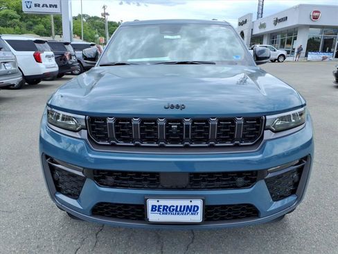 New 2026 Jeep Grand Cherokee Limited AWD/4WD image 9