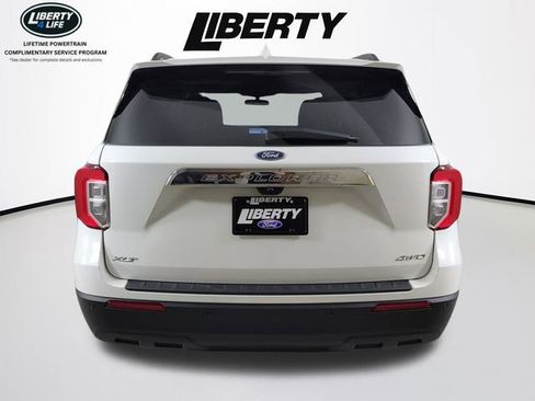 Used 2023 Ford Explorer XLT AWD/4WD image 4