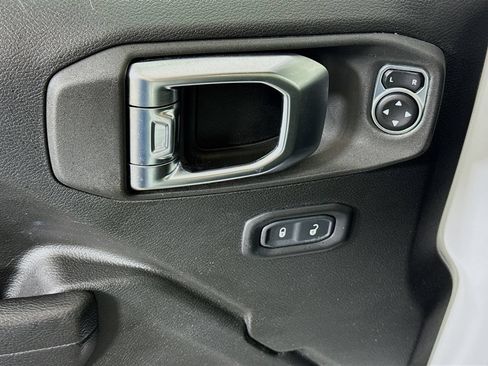 Used 2023 Jeep Gladiator Sport AWD/4WD image 23