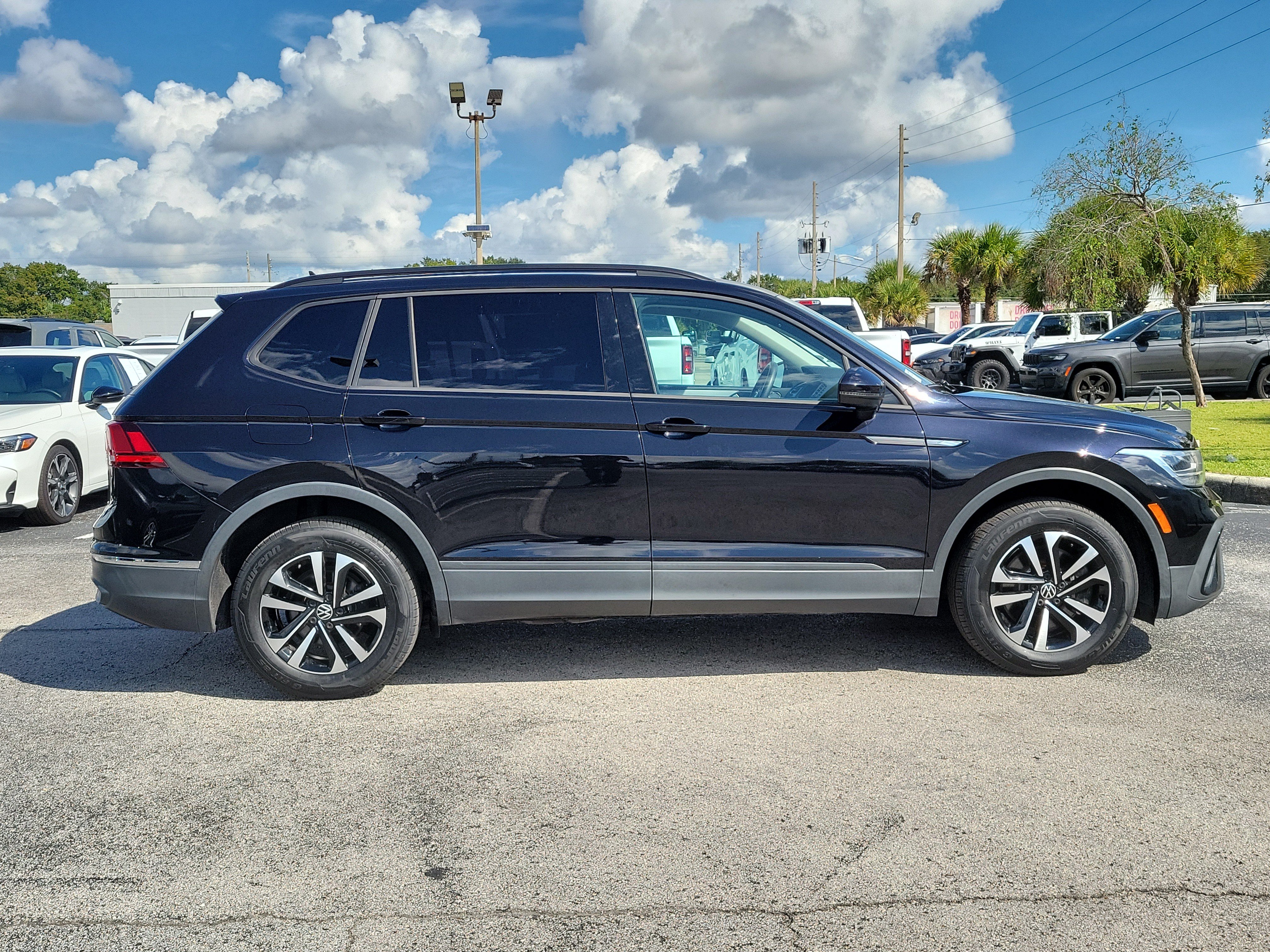 Used 2022 Volkswagen Tiguan S FWD image 8