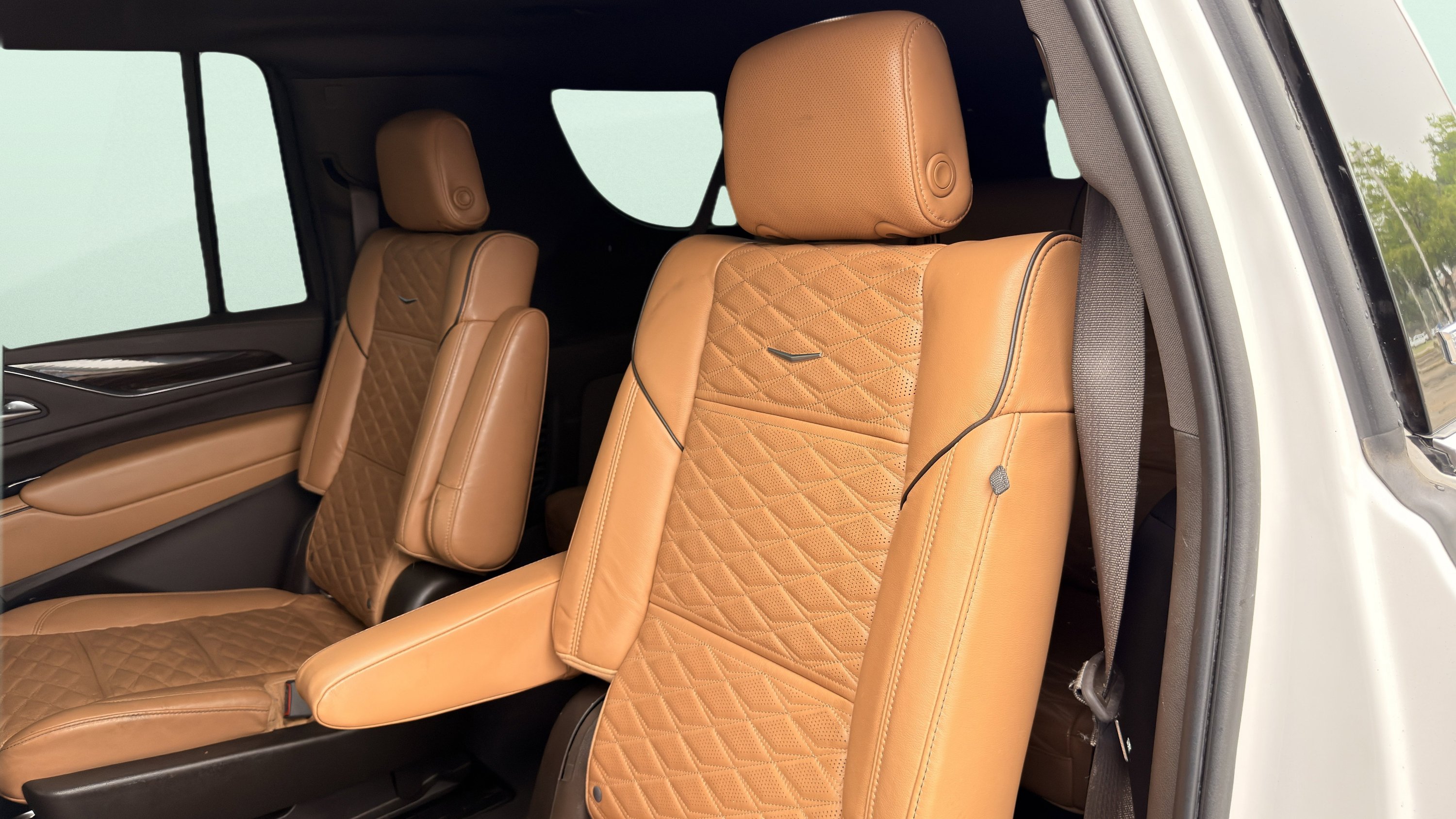 Used 2021 Cadillac Escalade ESV Premium Luxury AWD/4WD image 28