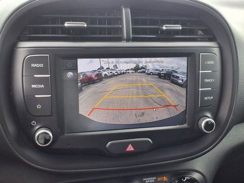 Used 2022 Kia Soul LX w/ Technology Package image 22