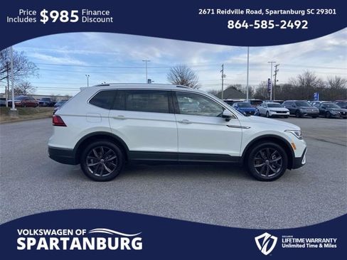 Used 2023 Volkswagen Tiguan SE image 2