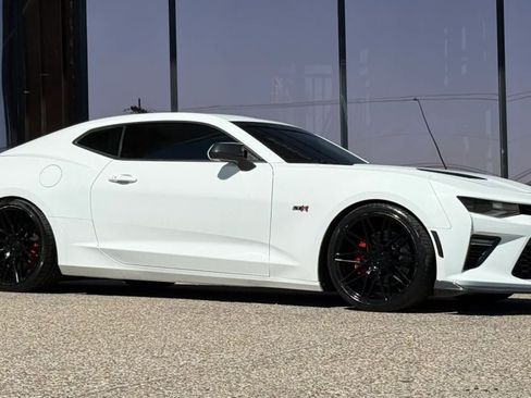 Used 2016 Chevrolet Camaro SS RWD image 16