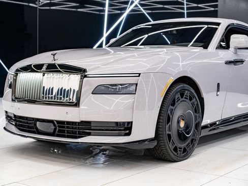 Used 2025 Rolls-Royce Spectre Black Badge w/ Spectre Enhancement Package AWD/4WD image 4