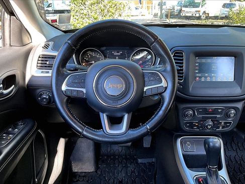 Used 2020 Jeep Compass Latitude image 8