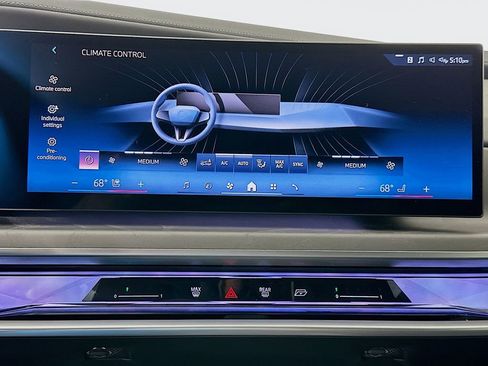 Certified 2023 BMW 740i w/ Executive Package image 16