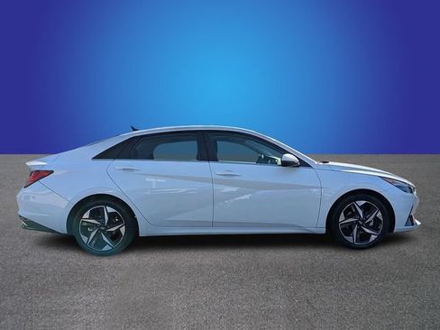 Used 2022 Hyundai Elantra SEL w/ Convenience + Premium Package FWD image 6