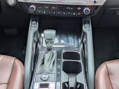 Used 2024 Kia Telluride EX w/ EX Captain's Chair Package FWD image 23