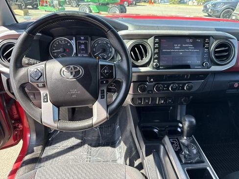 Used 2022 Toyota Tacoma SR5 w/ Technology Package image 17