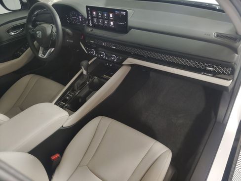 Certified 2025 Honda Accord Touring image 30