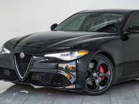 Used 2019 Alfa Romeo Giulia w/ Quick Order Package 22K Sport image 56