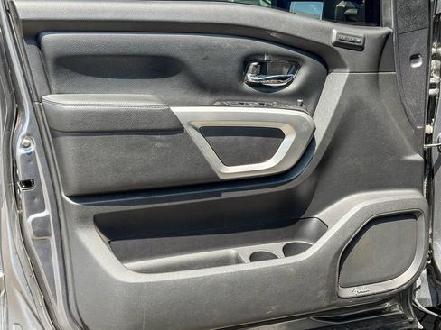 Used 2019 Nissan Titan PRO-4X w/ Pro-4x Convenience Package AWD/4WD image 46