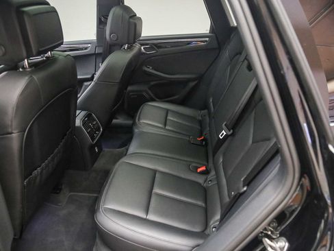 Certified 2025 Porsche Macan S AWD/4WD image 24