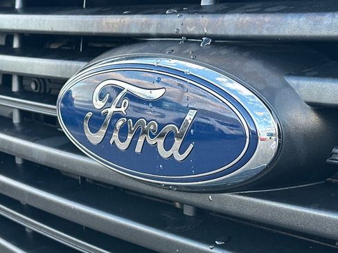 Used 2019 Ford Transit 250 130 Low Roof image 18