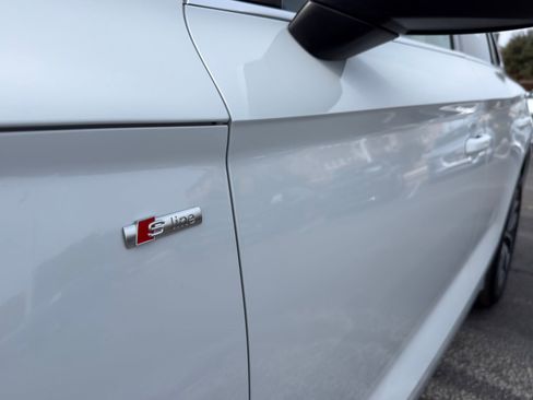 Certified 2023 Audi Q5 2.0T Premium w/ Convenience Package image 3