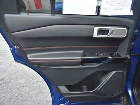 Used 2022 Ford Explorer ST-Line w/ Class IV Trailer Tow Package image 12