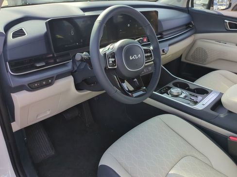 New 2026 Kia Carnival EX FWD image 10
