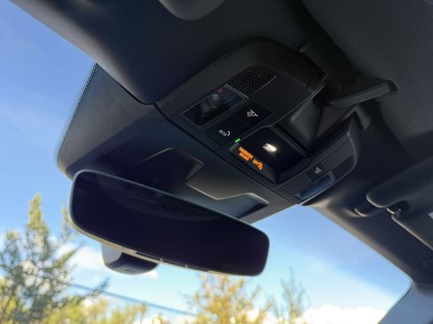 Certified 2025 Porsche 911 Carrera image 17