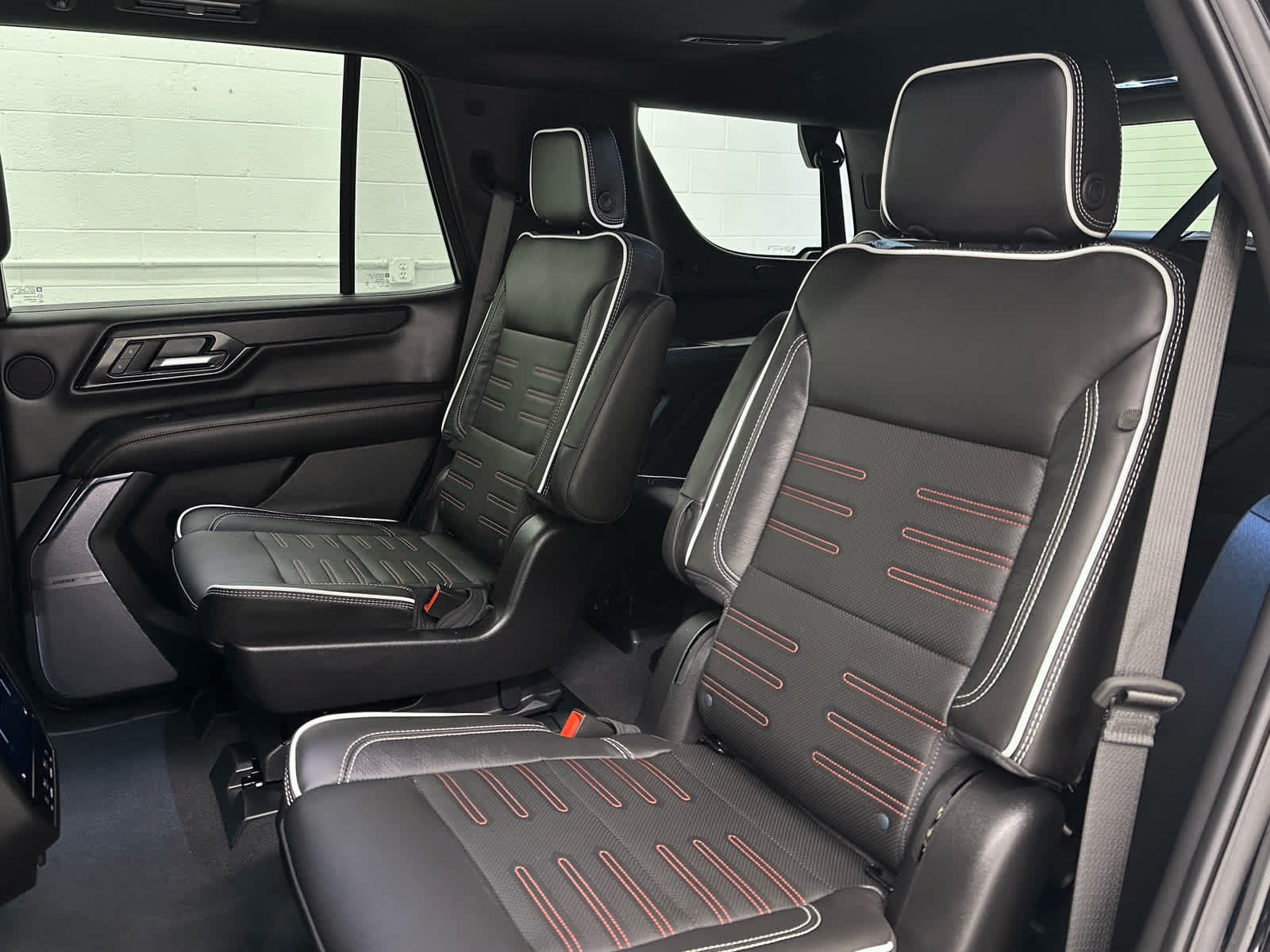 Used 2026 GMC Yukon AT4 Ultimate AWD/4WD image 16