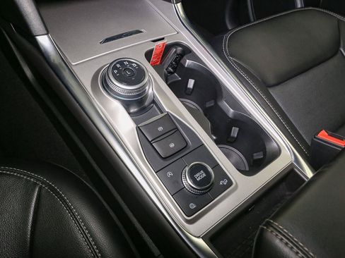 Used 2024 Ford Explorer Limited w/ Equipment Group 301A AWD/4WD image 35