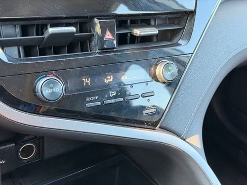 Used 2021 Toyota Camry SE FWD image 30
