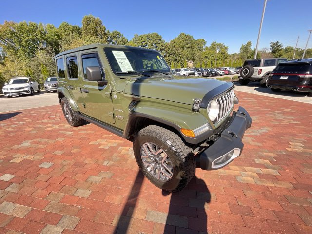 Used 2024 Jeep Wrangler Unlimited Sahara w/ Technology Group AWD/4WD image 38